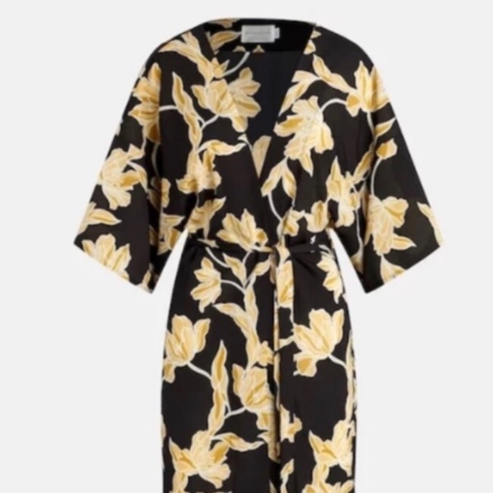 Maison du Soir Kimono 👘 size Small/ Medium NWT